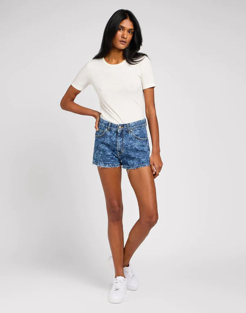 Lee Women's Elbow Sleeve Top in Ecru