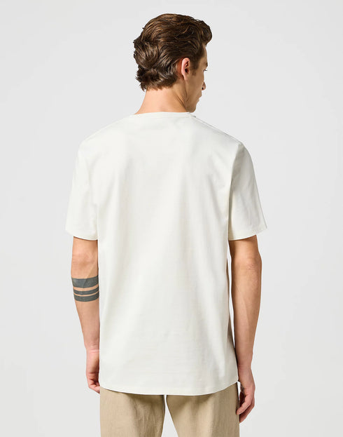 Wrangler Men's Sign Off Patch Logo T-Shirt In Vintage White
