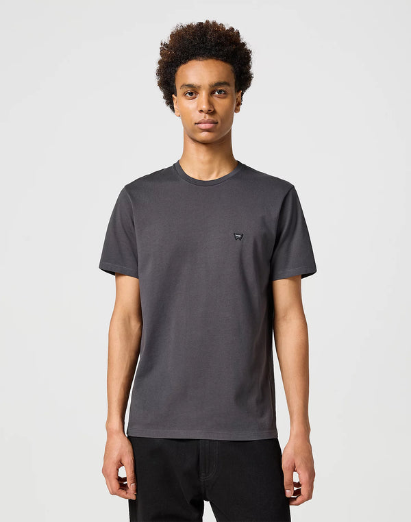 Wrangler Men's Sign Off Patch Logo T-Shirt In Faded Black