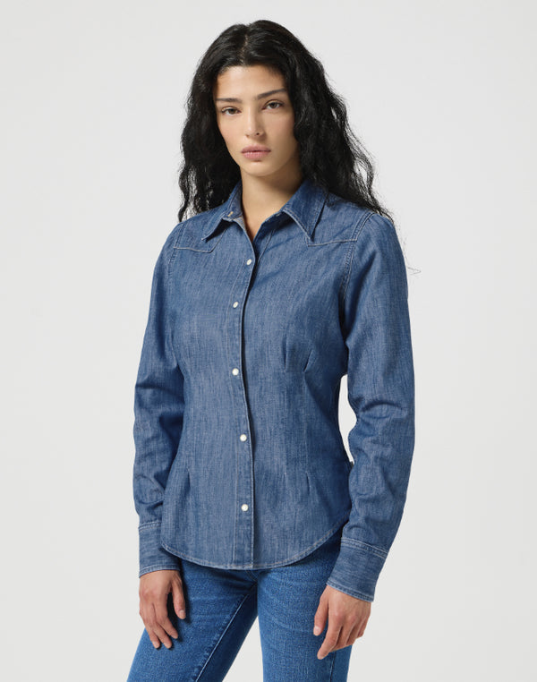 Wrangler Women's Slim Waisted Blouse in Vintage Fade