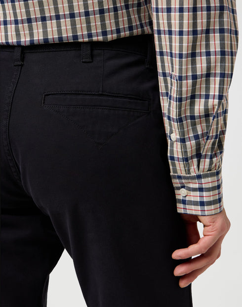 Wrangler Men's Regular Chino Pants In Black