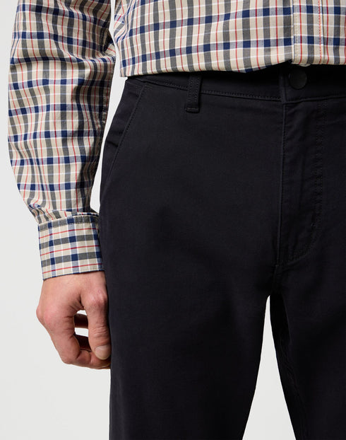 Wrangler Men's Regular Chino Pants In Black