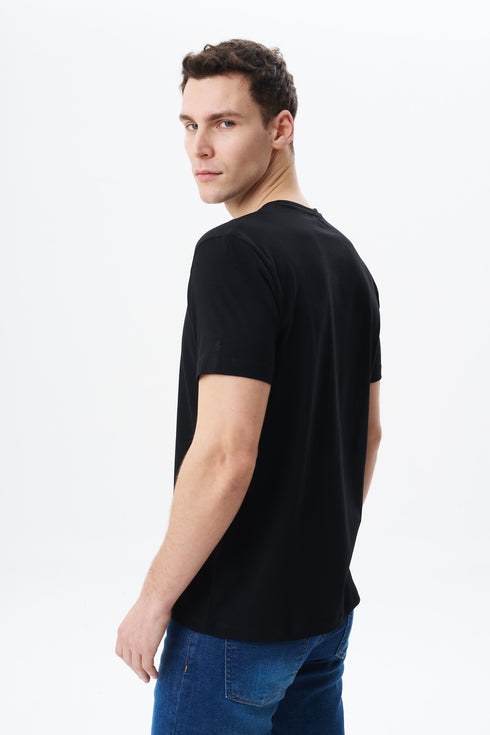 Arma Men's Clean Crewneck T-Shirt in Black