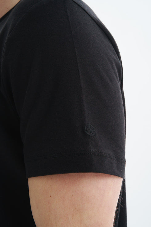 Arma Men's Balanced Plain T-Shirt in Black