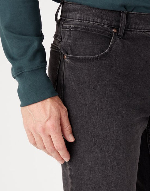 Straight Fit Jeans In Authentic Grey