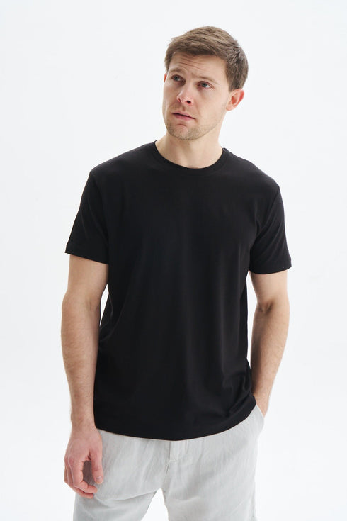 Arma Men's Balanced Plain T-Shirt in Black