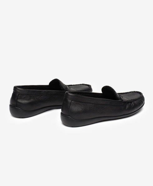 Greyder Women's Traditional Moccasin shoes in Black