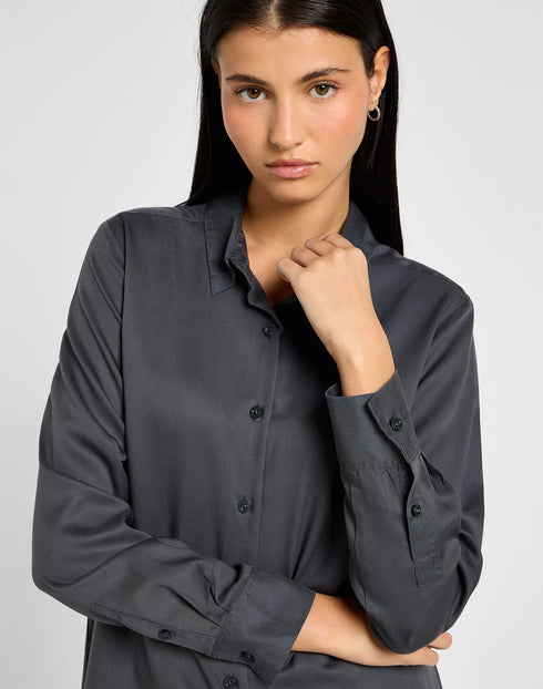 Lee Women's Pocketless Shirt in Dark Muted Gray