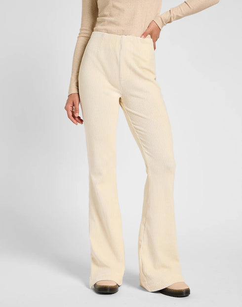 Lee Women's Pull On Flare Jeans in Soy Bean