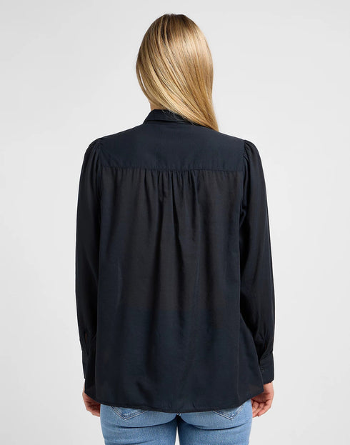 Lee Women's Shirred Blouse In Unionall Black
