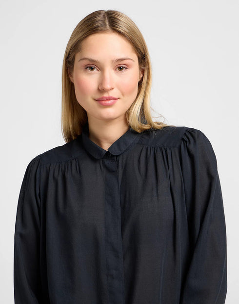 Lee Women's Shirred Blouse In Unionall Black