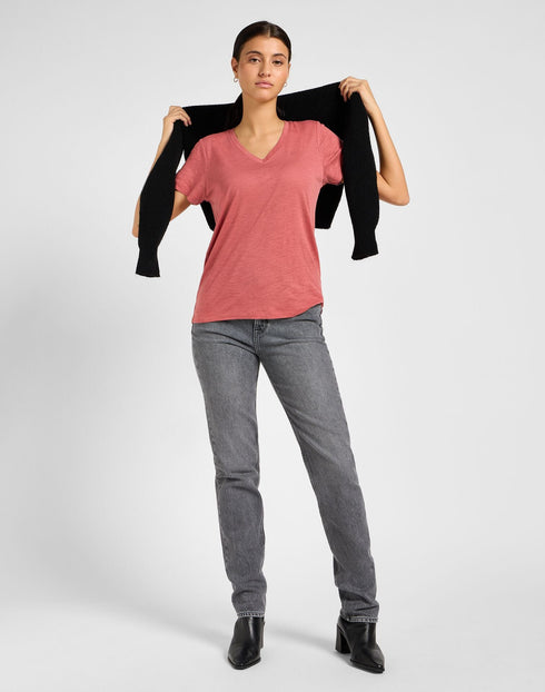 Lee Women's V-Neck T-Shirt in Cinnamon