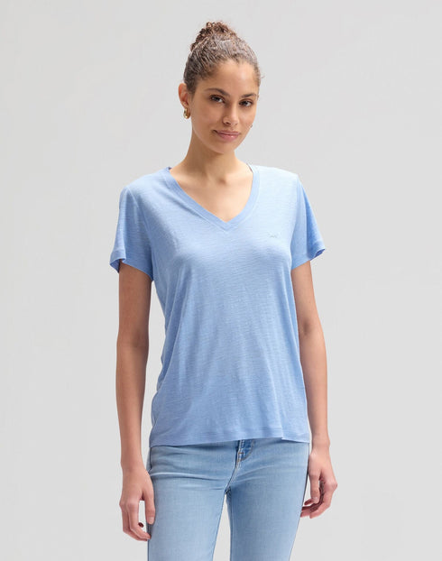 Lee Women's V Neck T-Shirt In Halogen - Rodeo In