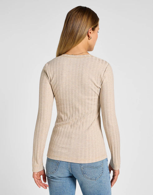 Lee Women's V-Neck T-Shirt in Oat Meal