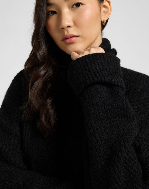 Lee Women's Wide Cuff Turtle Neck Sweater In Unionall Black