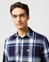 Wrangler Men's 1 Pkt Shirt In Large Indigo Plaid - Rodeo In