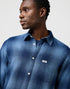Wrangler Men's 1 Pocket Indigo Shirt In Dark Indigo