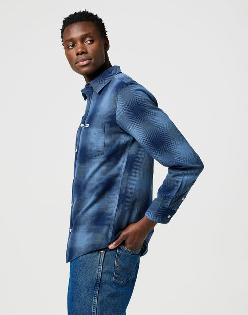 Wrangler Men's 1 Pocket Indigo Shirt In Dark Indigo