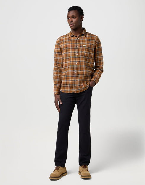 Wrangler Men's Greensboro Chino In Caviar - Rodeo In