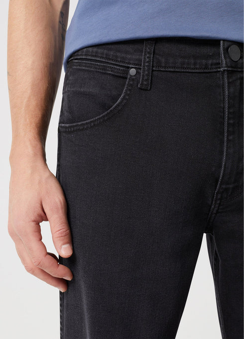 Wrangler Men's Greensboro Jeans in Film Noir