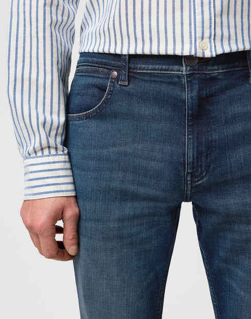 Wrangler Men's Greensboro Jeans In Marine Tint