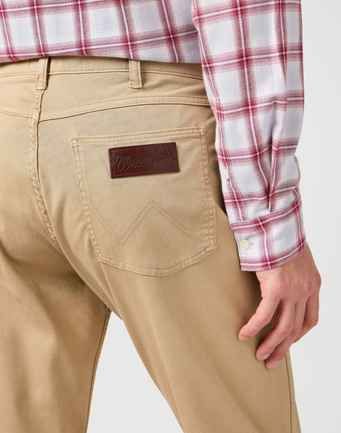 Wrangler Men's Greensboro Jeans In Plaza Taupe