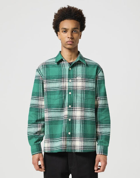 Wrangler Men's Non Frayed Plaid Shirt in Green