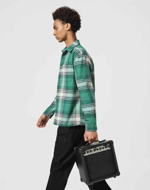 Wrangler Men's Non Frayed Plaid Shirt in Green