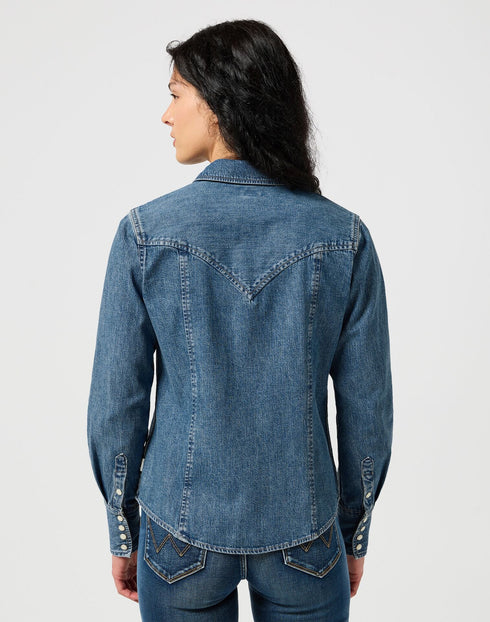 Wrangler Women's Exaggerated Yoke Shirt In Faded Blue