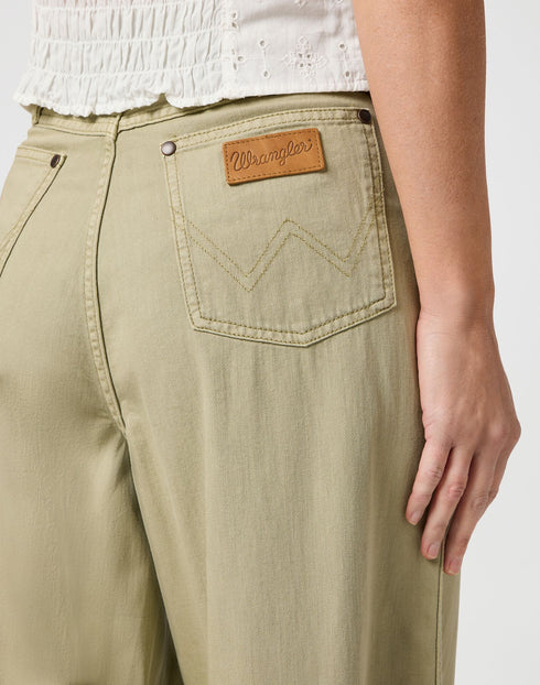 Wrangler Women's Pleated Trouser jeans In Dark Tea