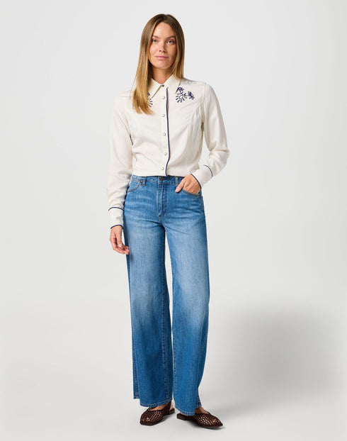 Wrangler Women's World Wide Jeans in Light Hands - Rodeo In