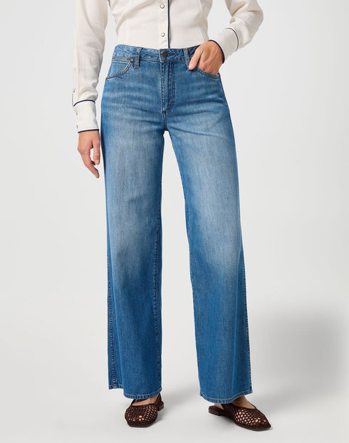 Wrangler Women's World Wide Jeans in Light Hands - Rodeo In