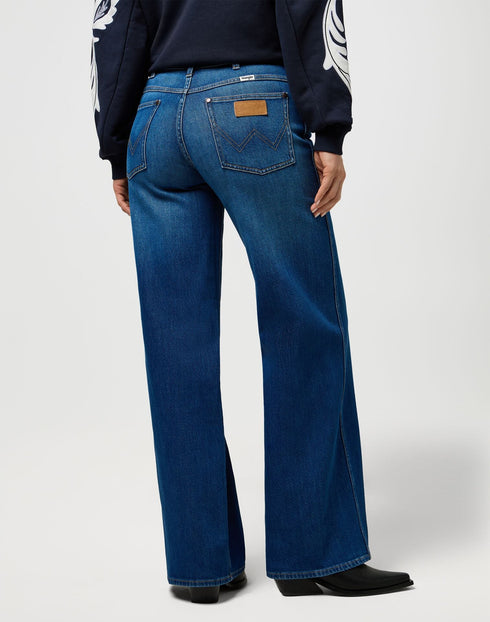 Wrangler Women's World Wide Jeans In Mid Stone