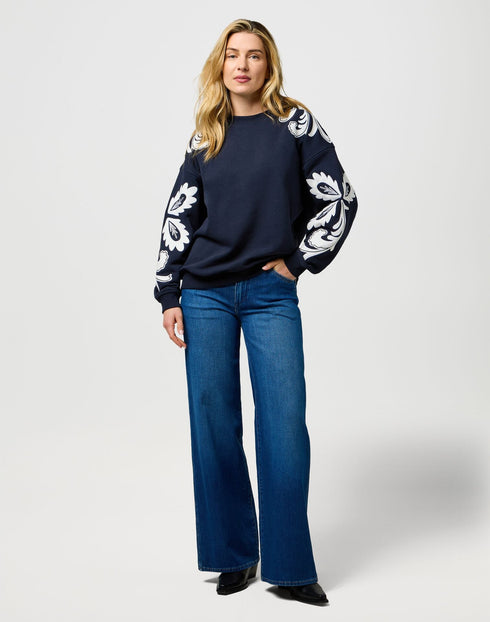 Wrangler Women's World Wide Jeans In Mid Stone