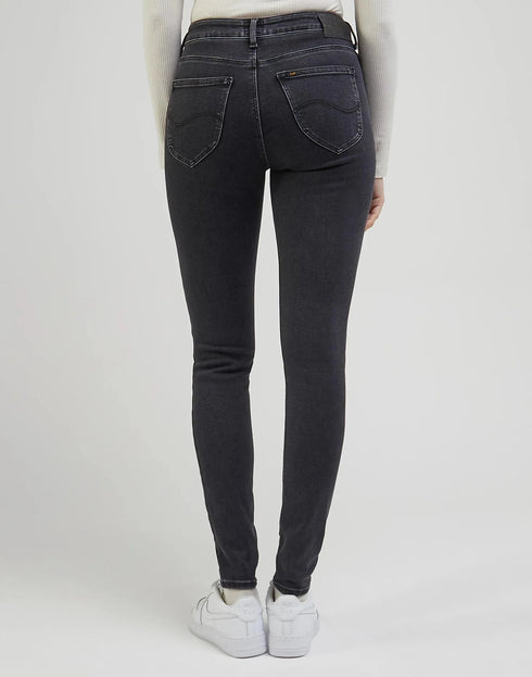 Lee Women's Foreverfit Jeans In Washed Black