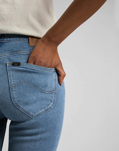 Marion Straight Jeans In Partly Cloudy